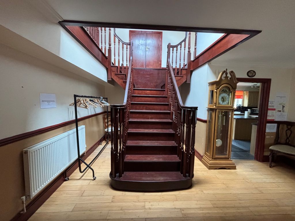 Property photo 3 of 21