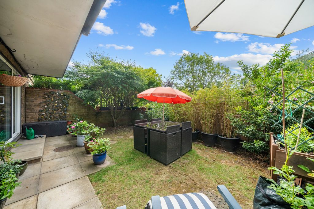 Property photo 2 of 24