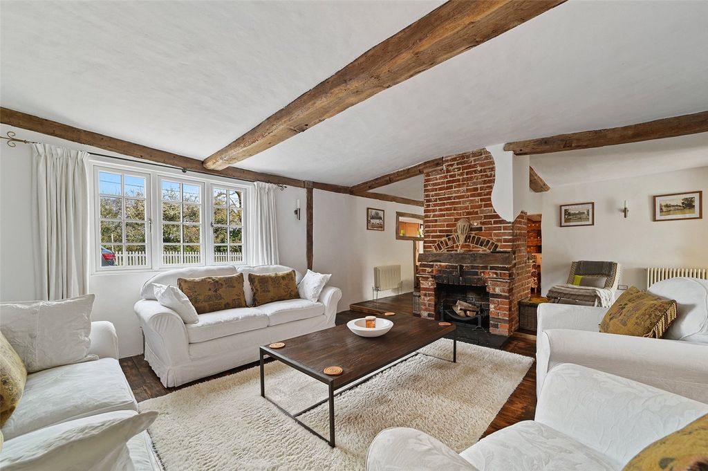 Property photo 2 of 19 Sitting Room