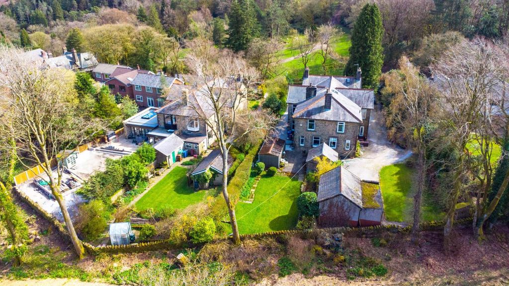 Property photo 2 of 21