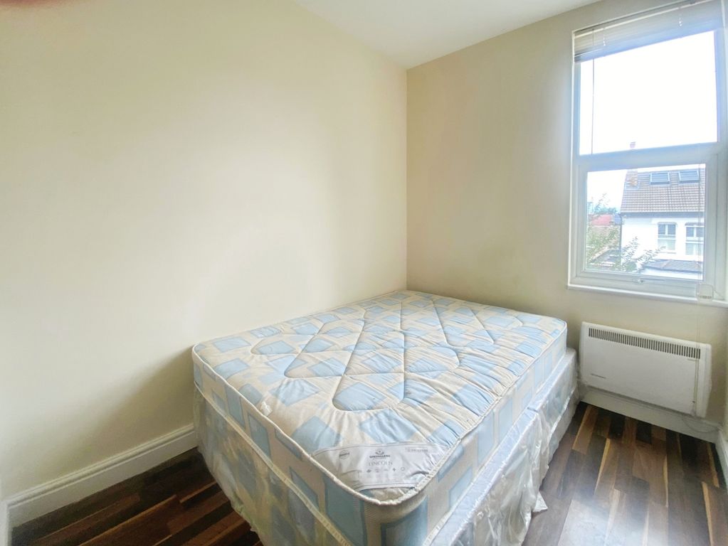 Property photo 3 of 6 384777B2-Bedd