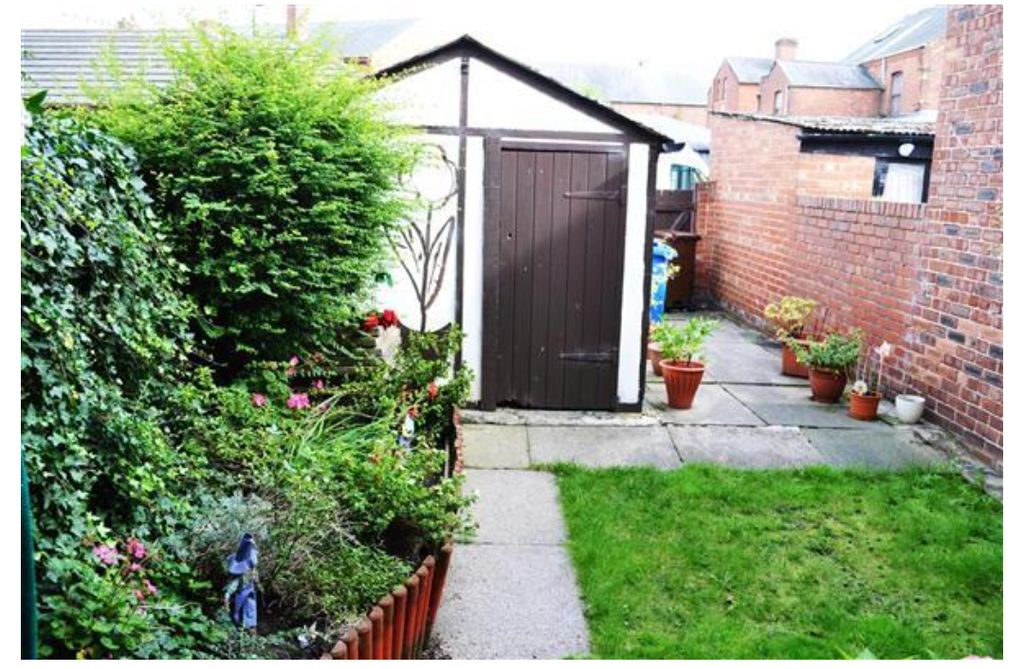 Property photo 2 of 10 Garden 1