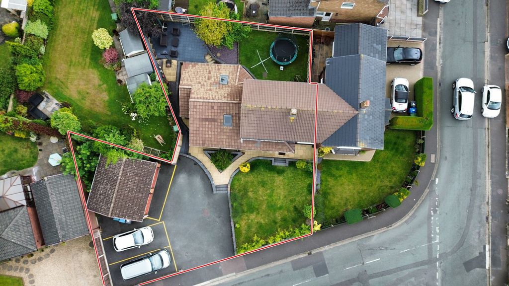 Property photo 2 of 34