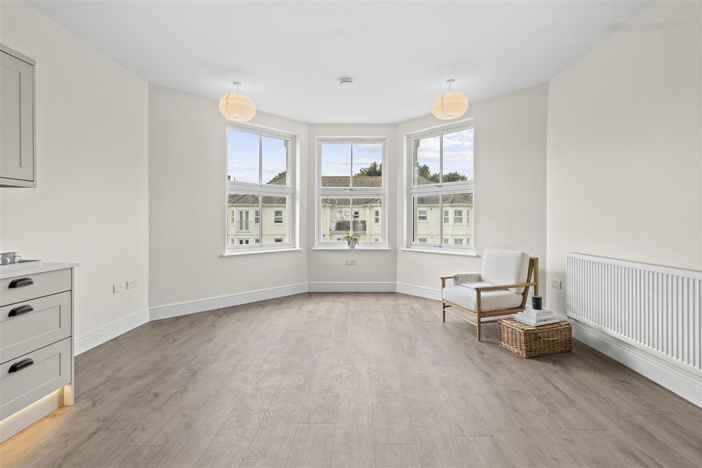 Property photo 2 of 70 Img_8774.Jpg