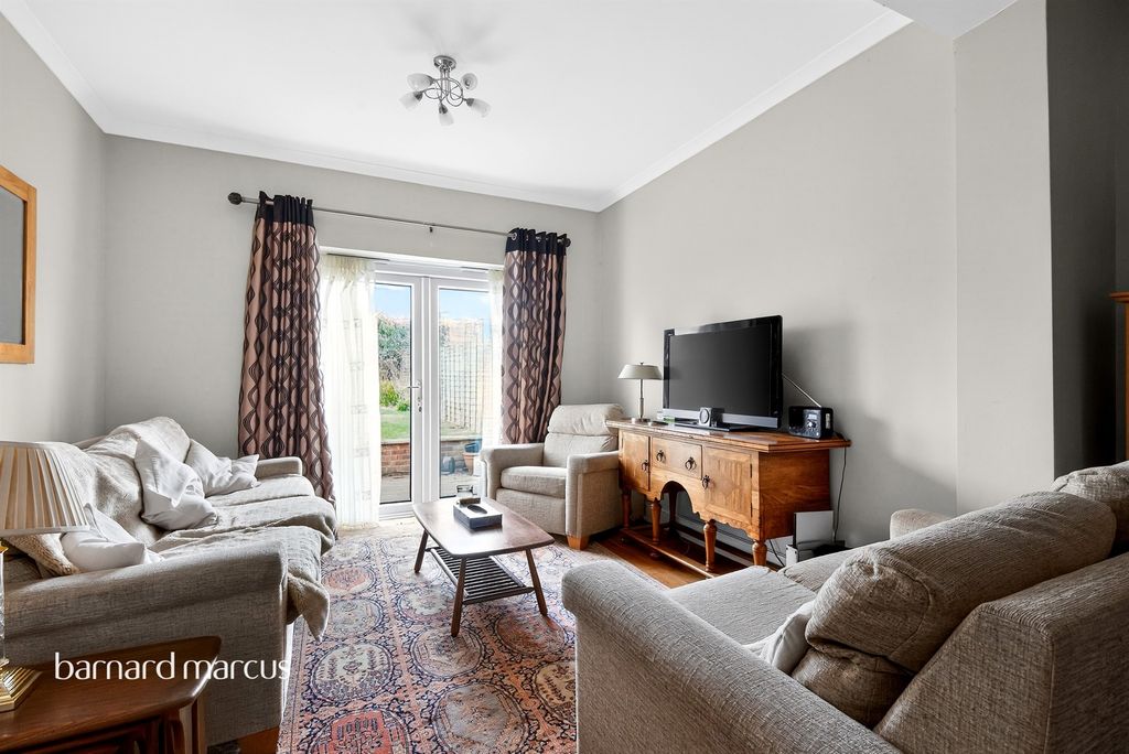 Property photo 2 of 20