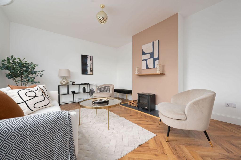 Property photo 3 of 25