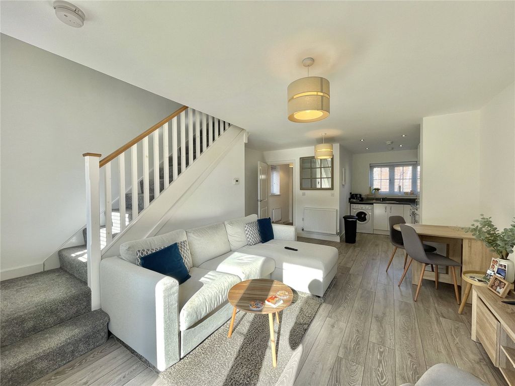 Property photo 2 of 15 Picture No. 11