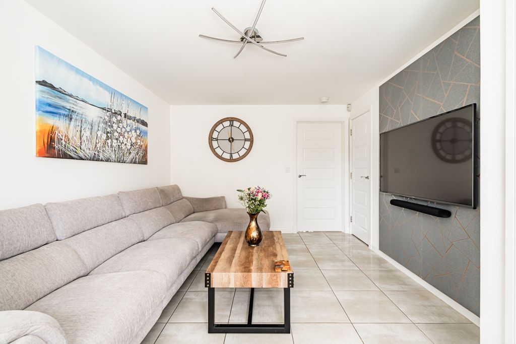 Property photo 3 of 25 Property Image 3