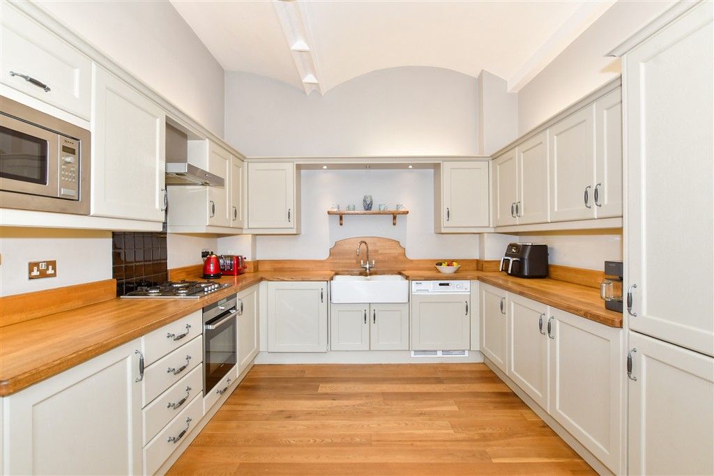 Property photo 3 of 15 Kitchen/ Breakfast Room