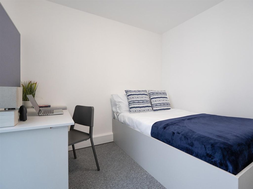 Property photo 2 of 30