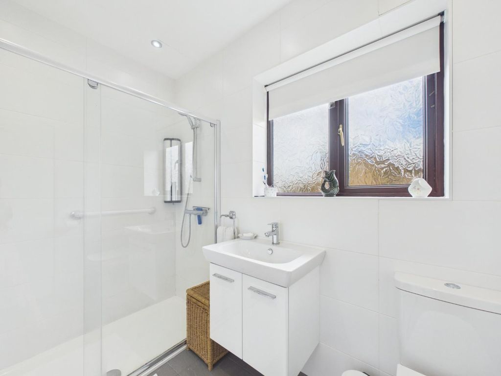 Additional image 17 of 5 bed property for saleDalesway, Eldwick, Bingley BD16
