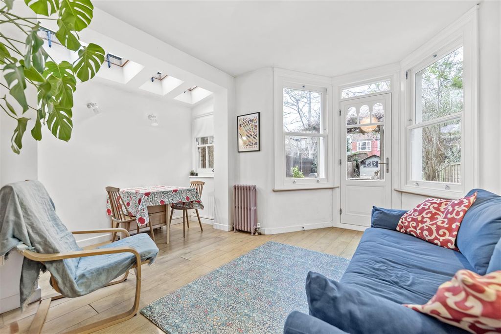 Property photo 2 of 19