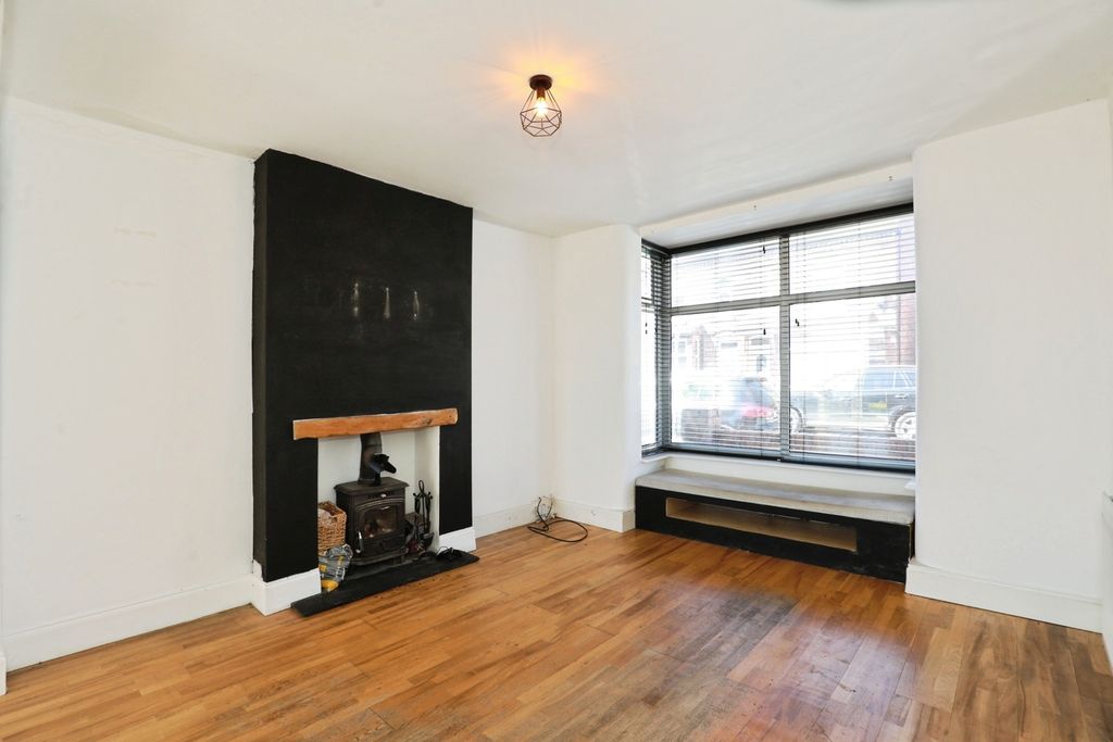 Property photo 2 of 13 Pbox-Img.Jpg