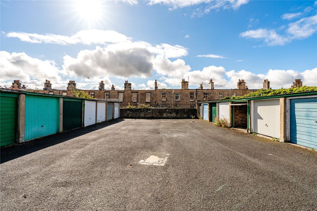 Property photo 2 of 3 Picture 2