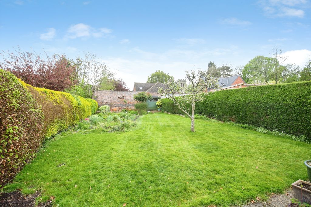 Property photo 2 of 22 E86F9E51-Mw26-104