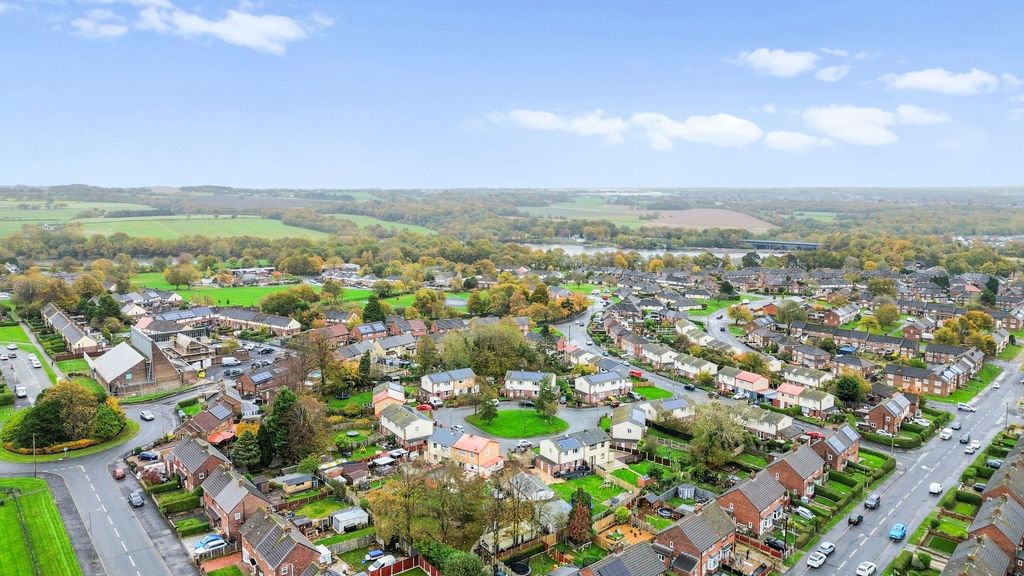 Property photo 2 of 37