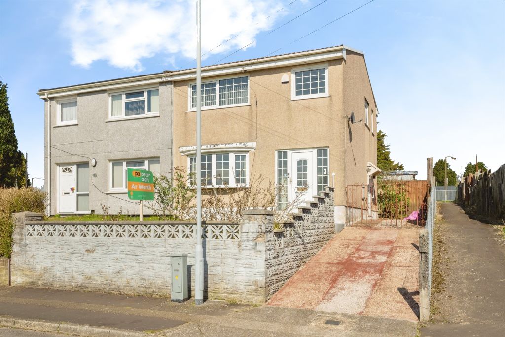 Property photo 2 of 11