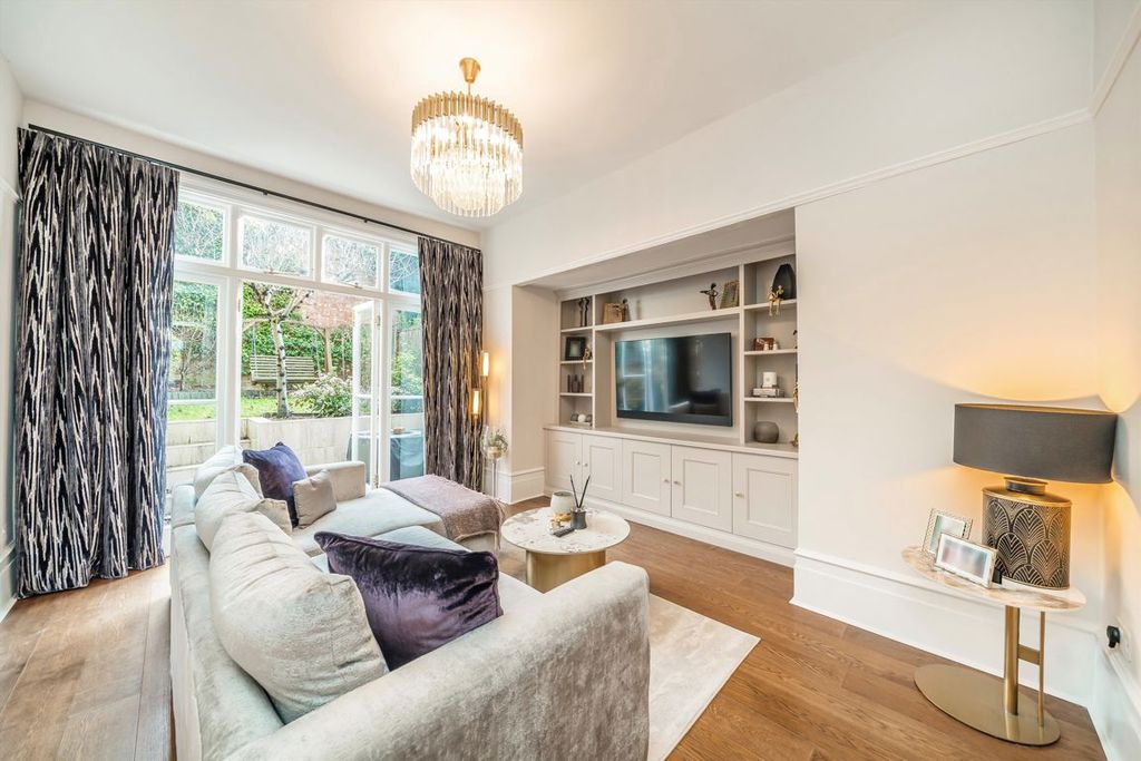 Property photo 2 of 11