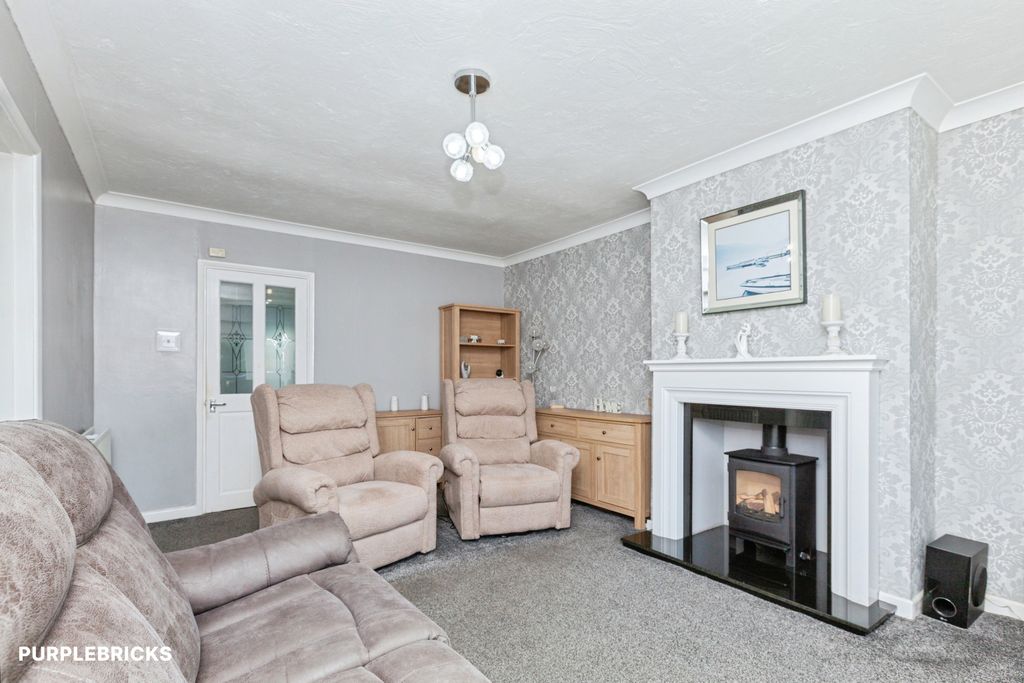 Property photo 3 of 23