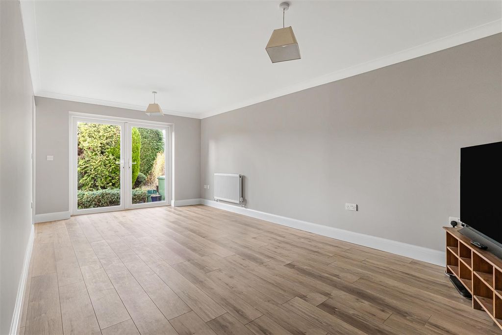 Property photo 3 of 21 6_66822.Jpg