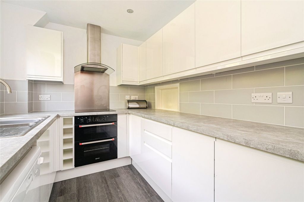 Property photo 3 of 26 Picture No. 35