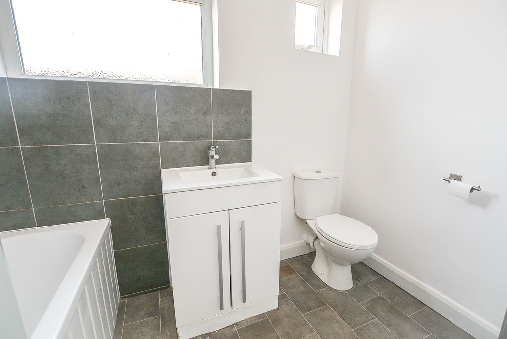 Property photo 3 of 16 Photo 4