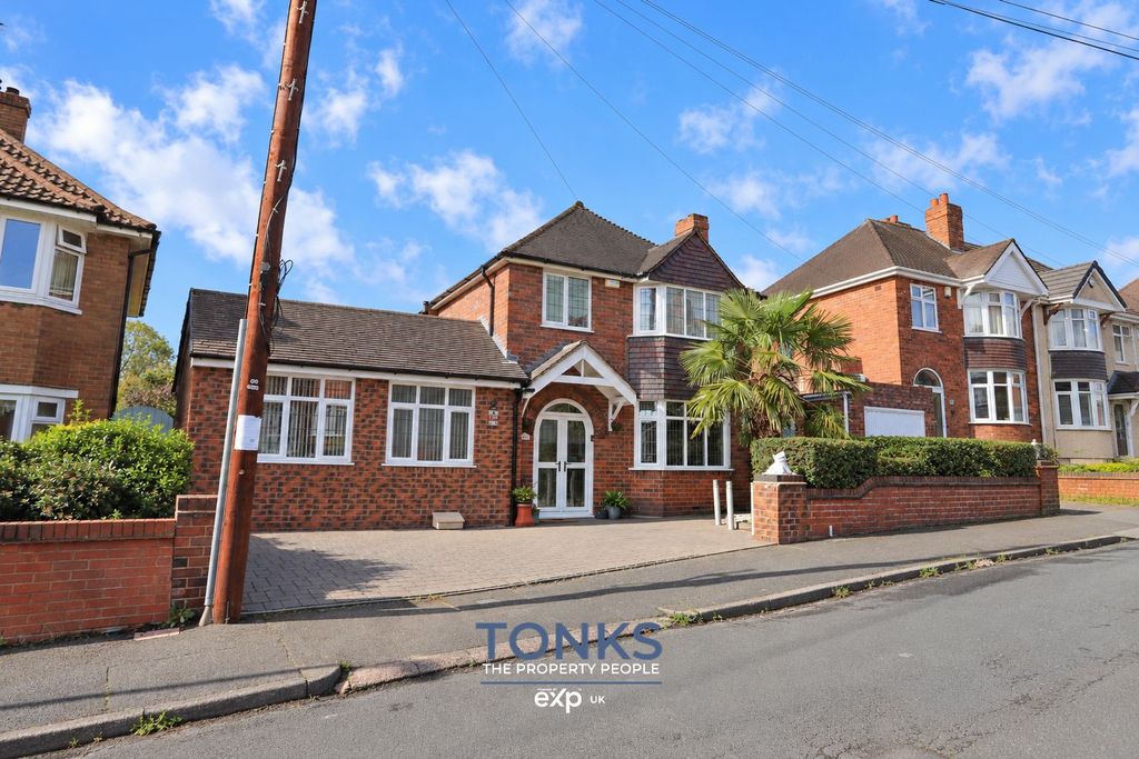 Property photo 1 of 35