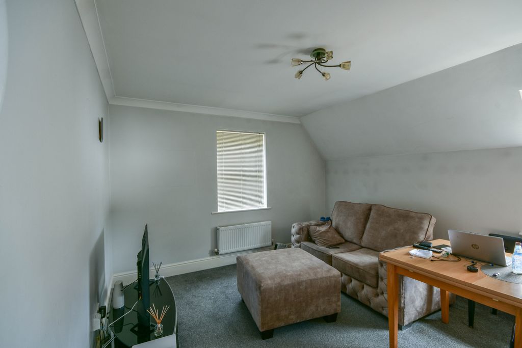 Property photo 3 of 15