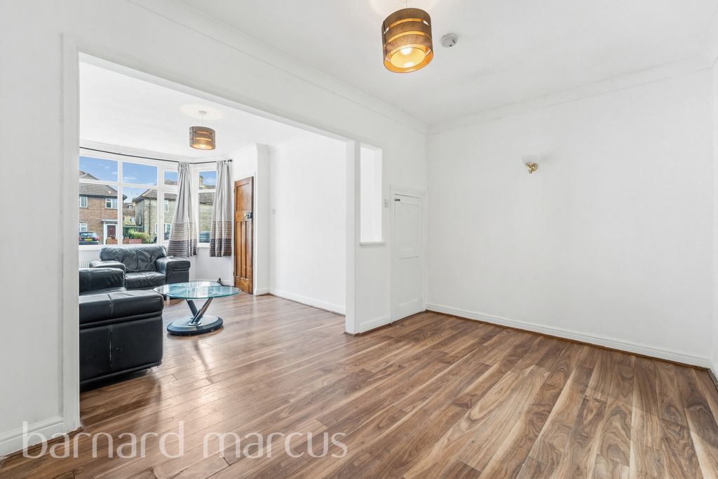 Property photo 2 of 8 Image