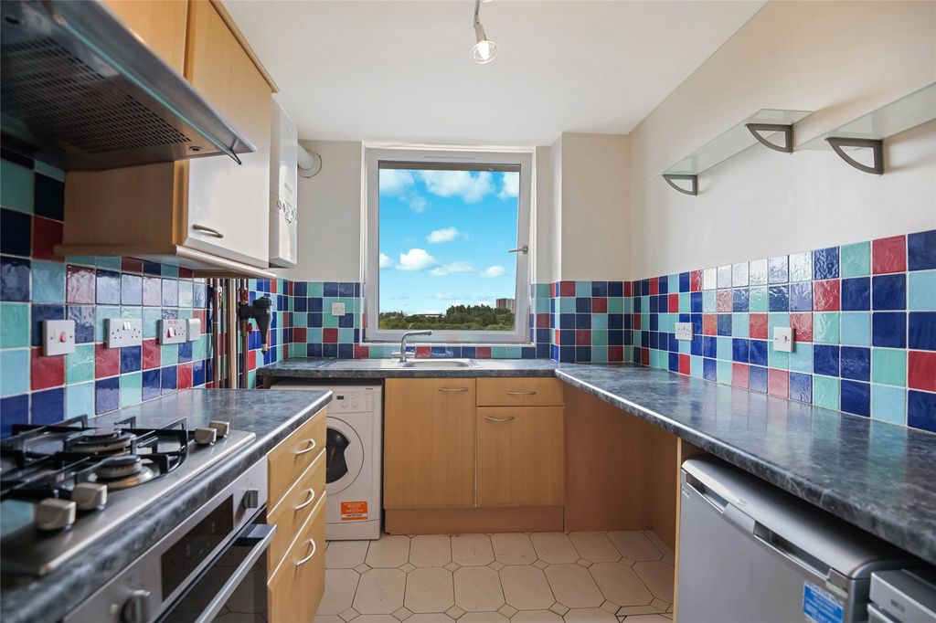 Property photo 2 of 19 Picture No. 08