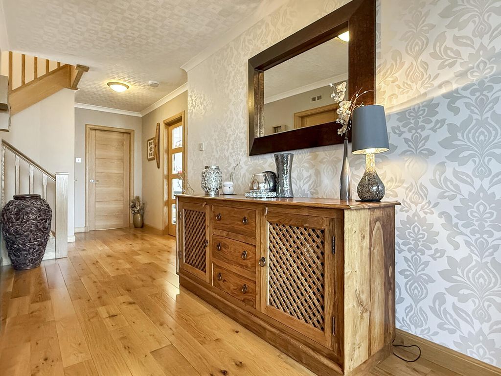 Property photo 2 of 46 Hallway