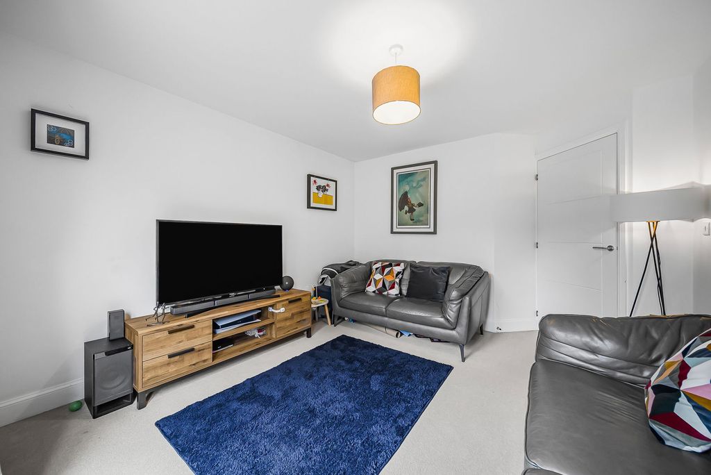 Property photo 3 of 35