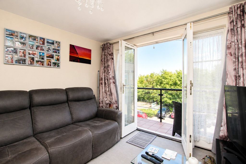 Property photo 3 of 10 Picture No. 05