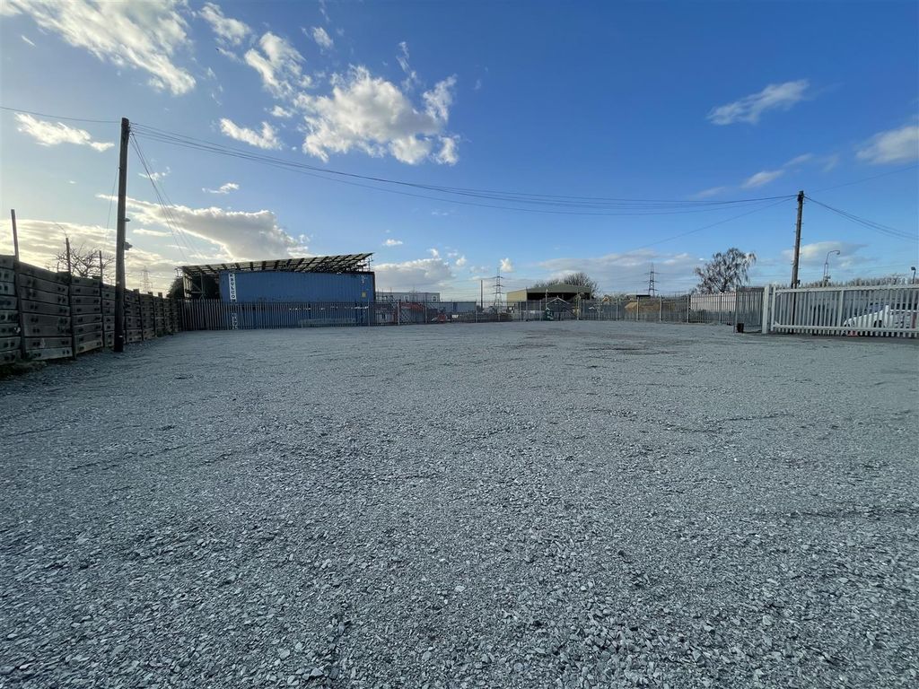 Property photo 2 of 7