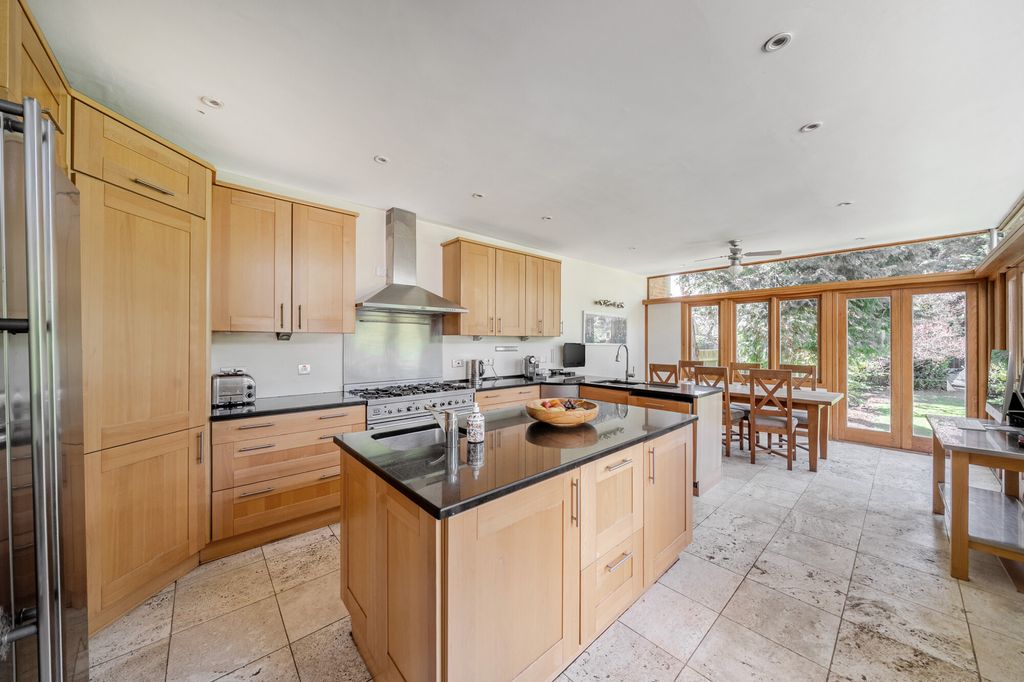 Property photo 2 of 17