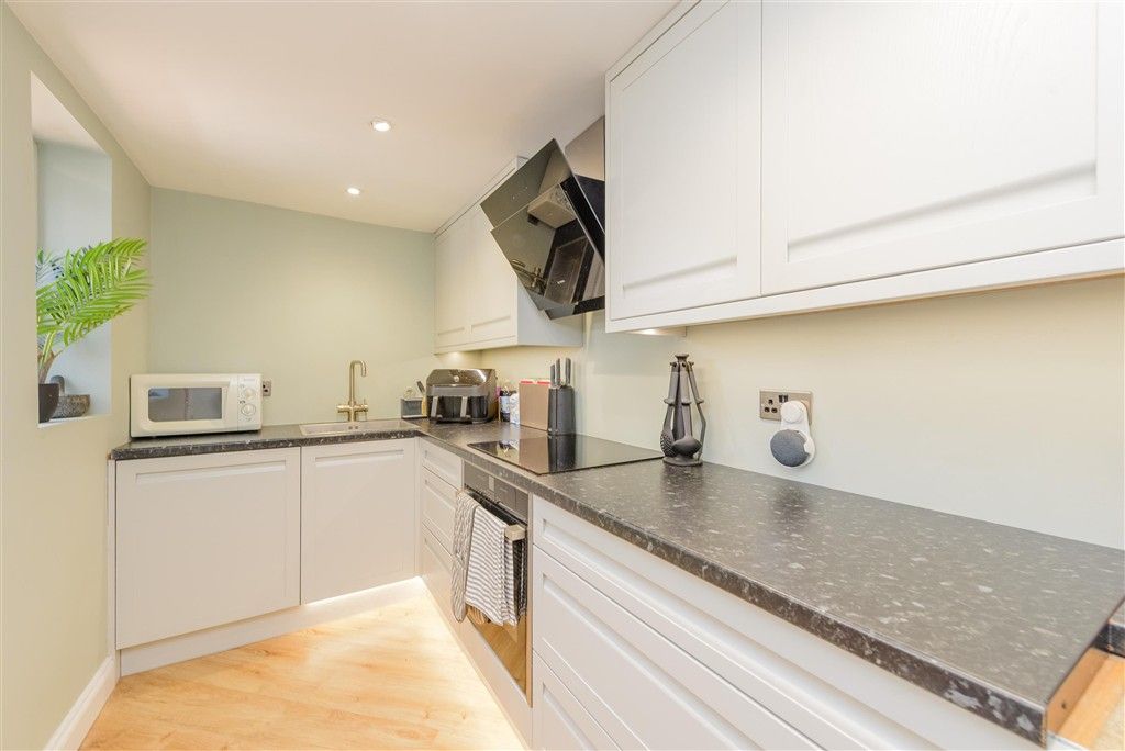 Property photo 3 of 8 Kitchen