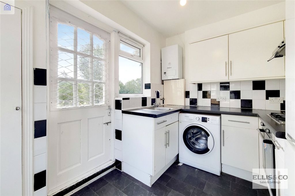 Property photo 3 of 13 Picture No. 14