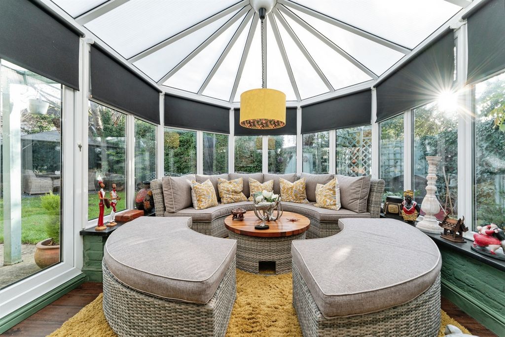 Property photo 3 of 17