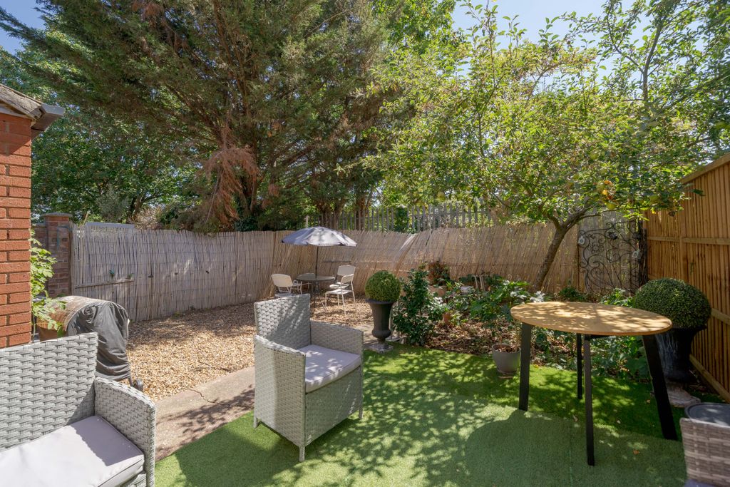 Property photo 2 of 14