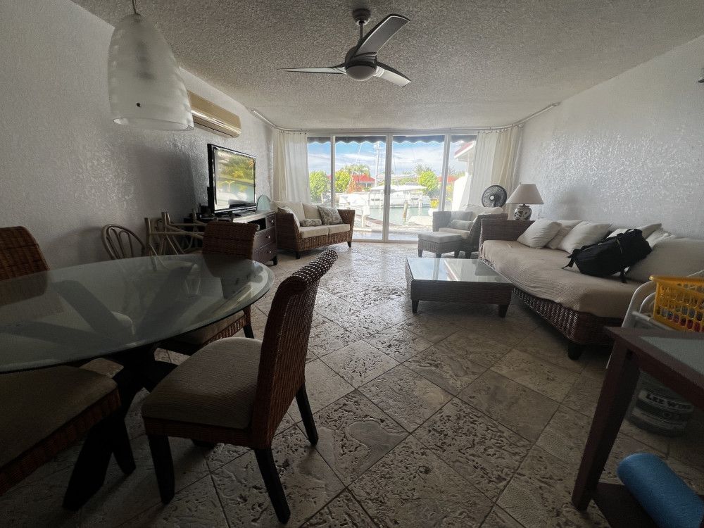 Property photo 2 of 34