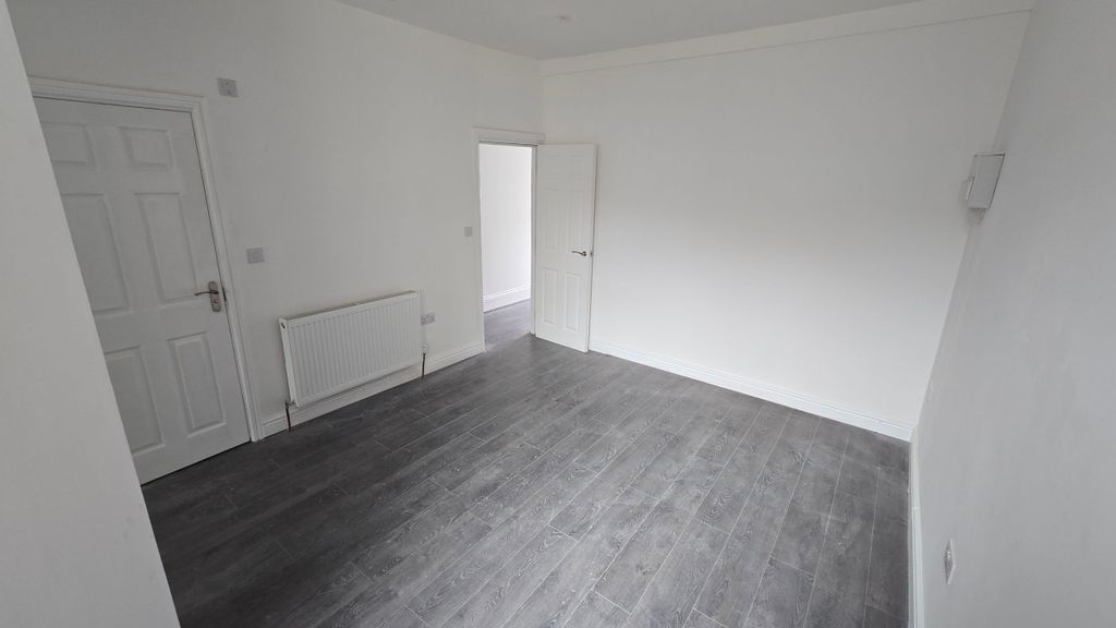 Property photo 3 of 33