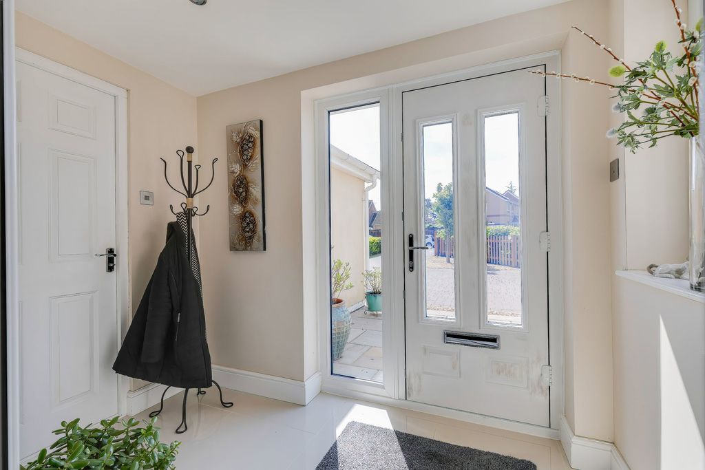 Property photo 3 of 52