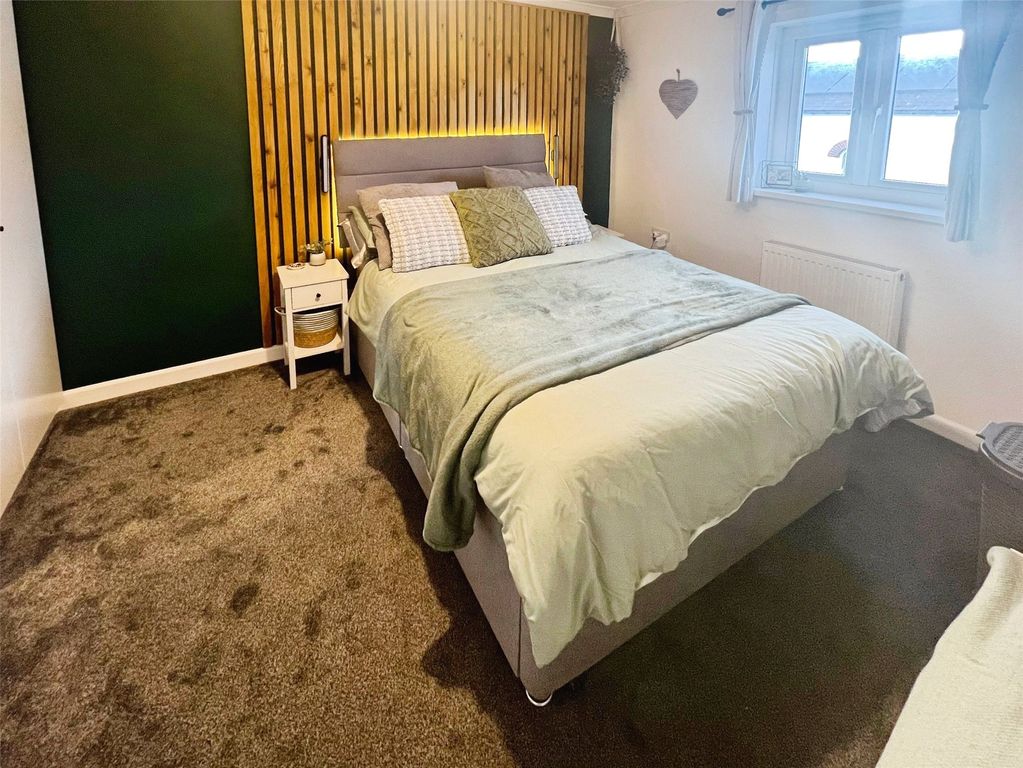 Property photo 3 of 16 Picture No. 13