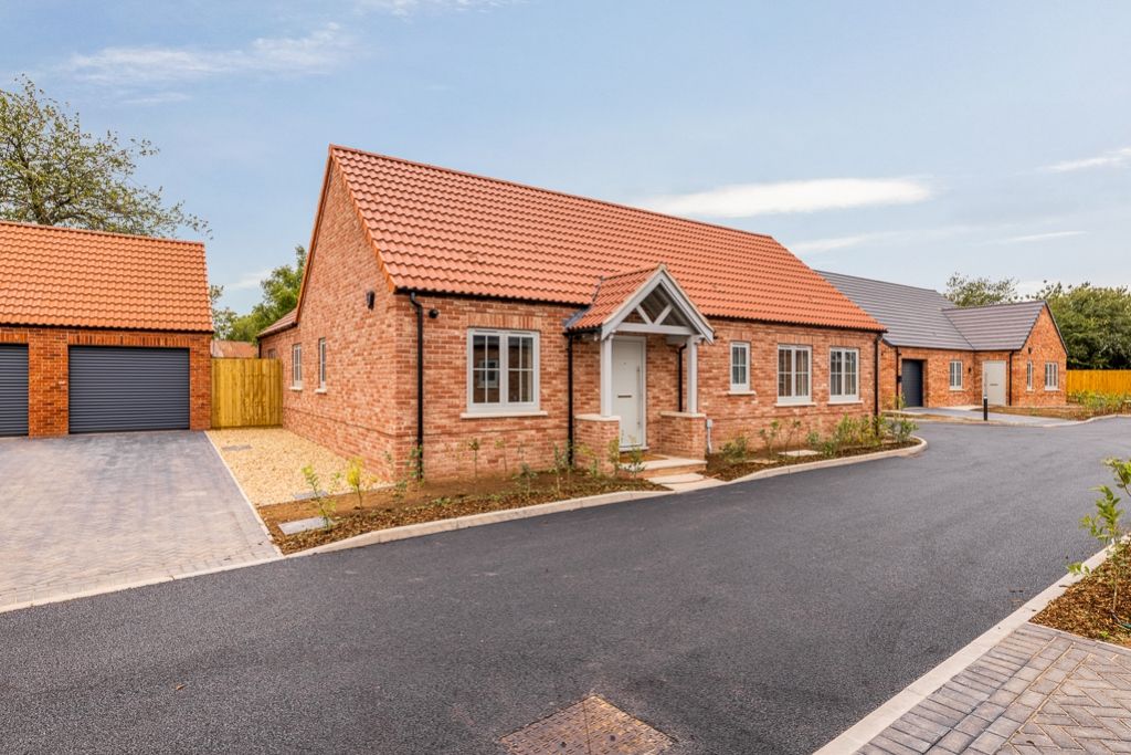 Property photo 1 of 28 Plot 2 Water Gate New Bungalows (Quadring)-1