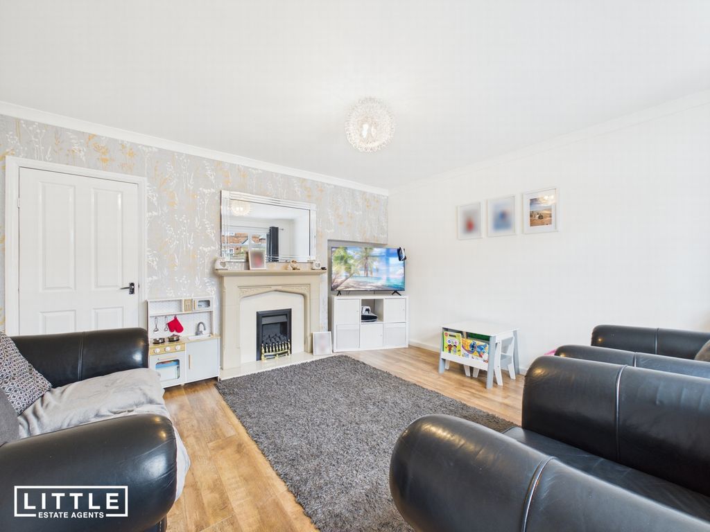 Property photo 2 of 24 Photo 4