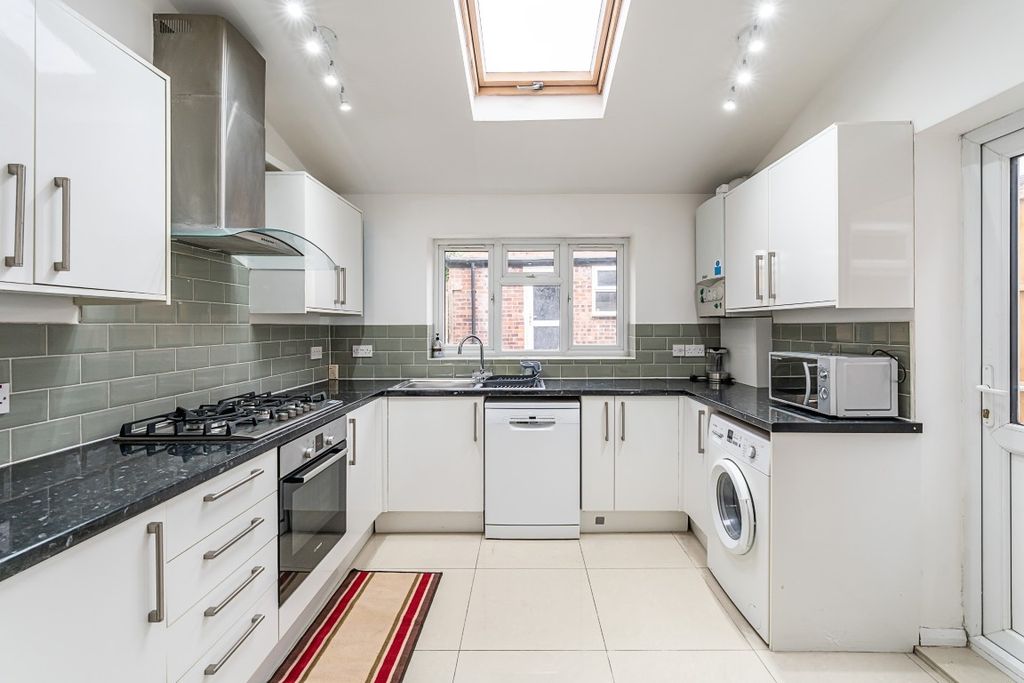 Property photo 1 of 15 107-Tetterdown-St...