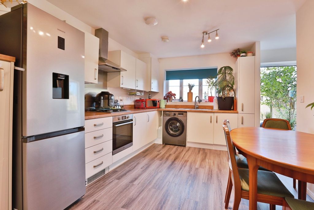 Property photo 3 of 17 Pbox-Img.Jpg