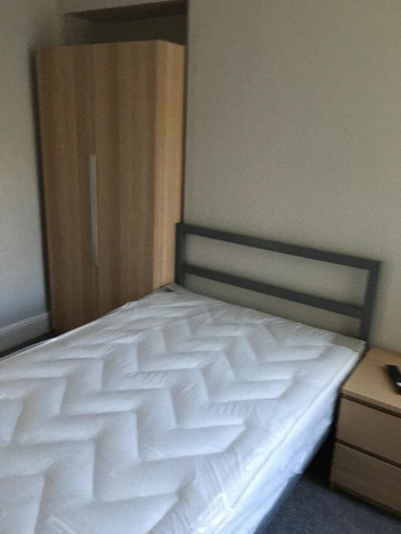 Property photo 3 of 19 Bedroom 4A.Jpg