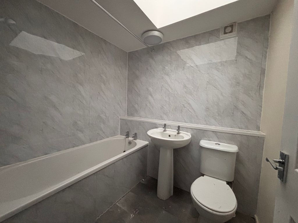 Property photo 2 of 6 Bathroom