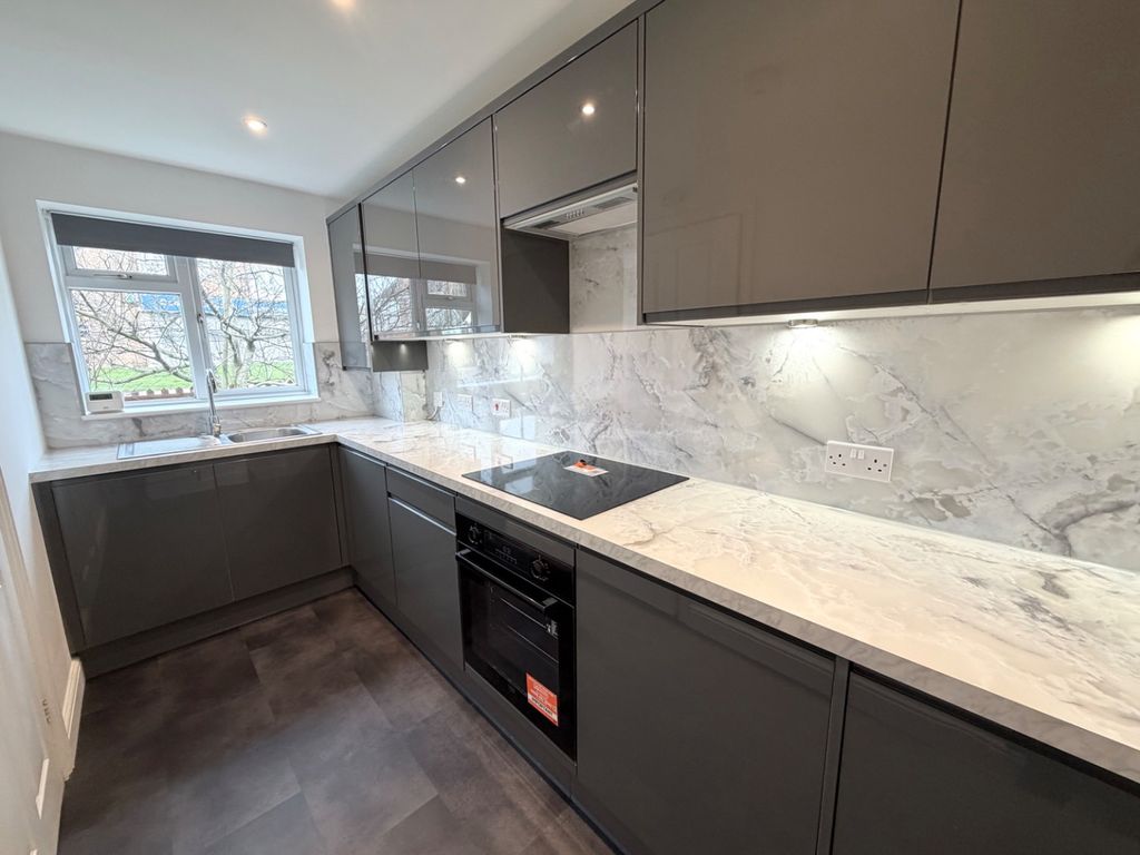 Property photo 2 of 7 4891741